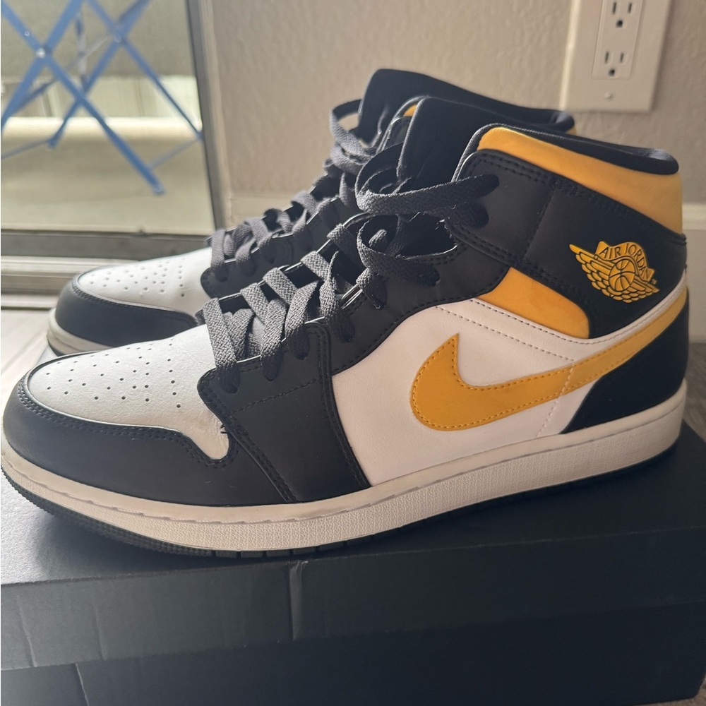 Nike Jordan One Mid - White Pollen Black